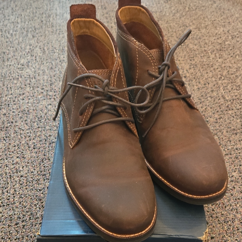 Men's Brown Leather Chukka Boots